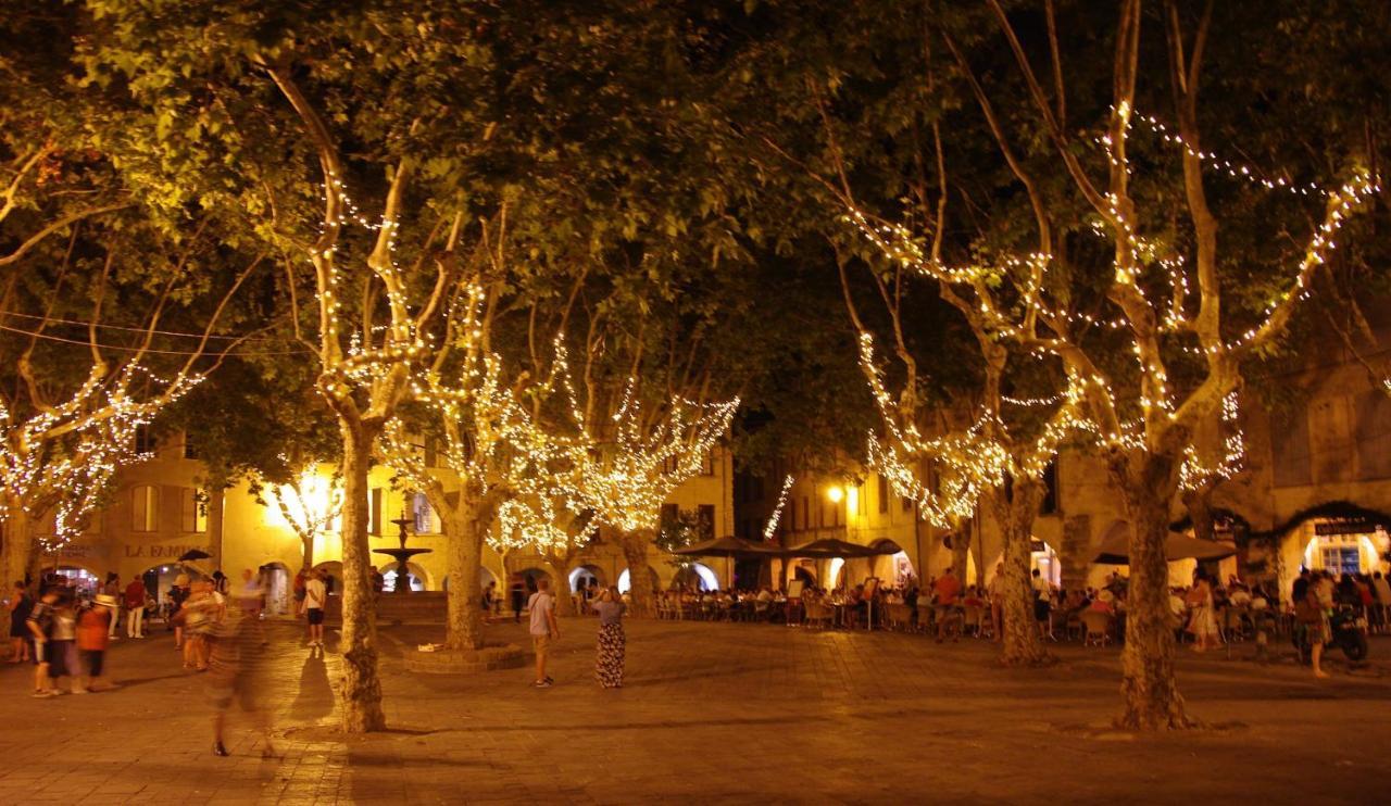 Uzes Decouvertes Екстер'єр фото